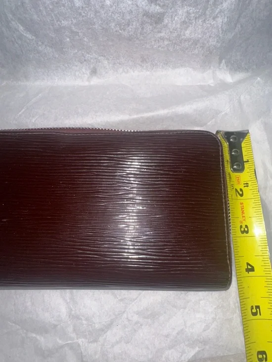 Louis Vuitton Zippy Epi Long Wallet in Burgundy EUC & COA - Picture 16 of 16